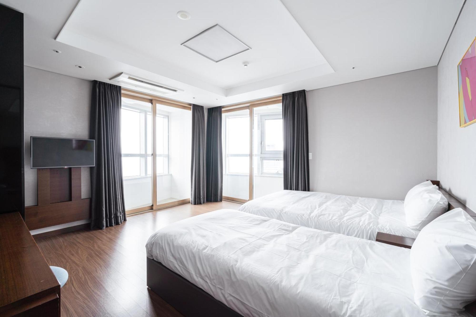 Urbanstay Haeundae Station Busan Exteriör bild