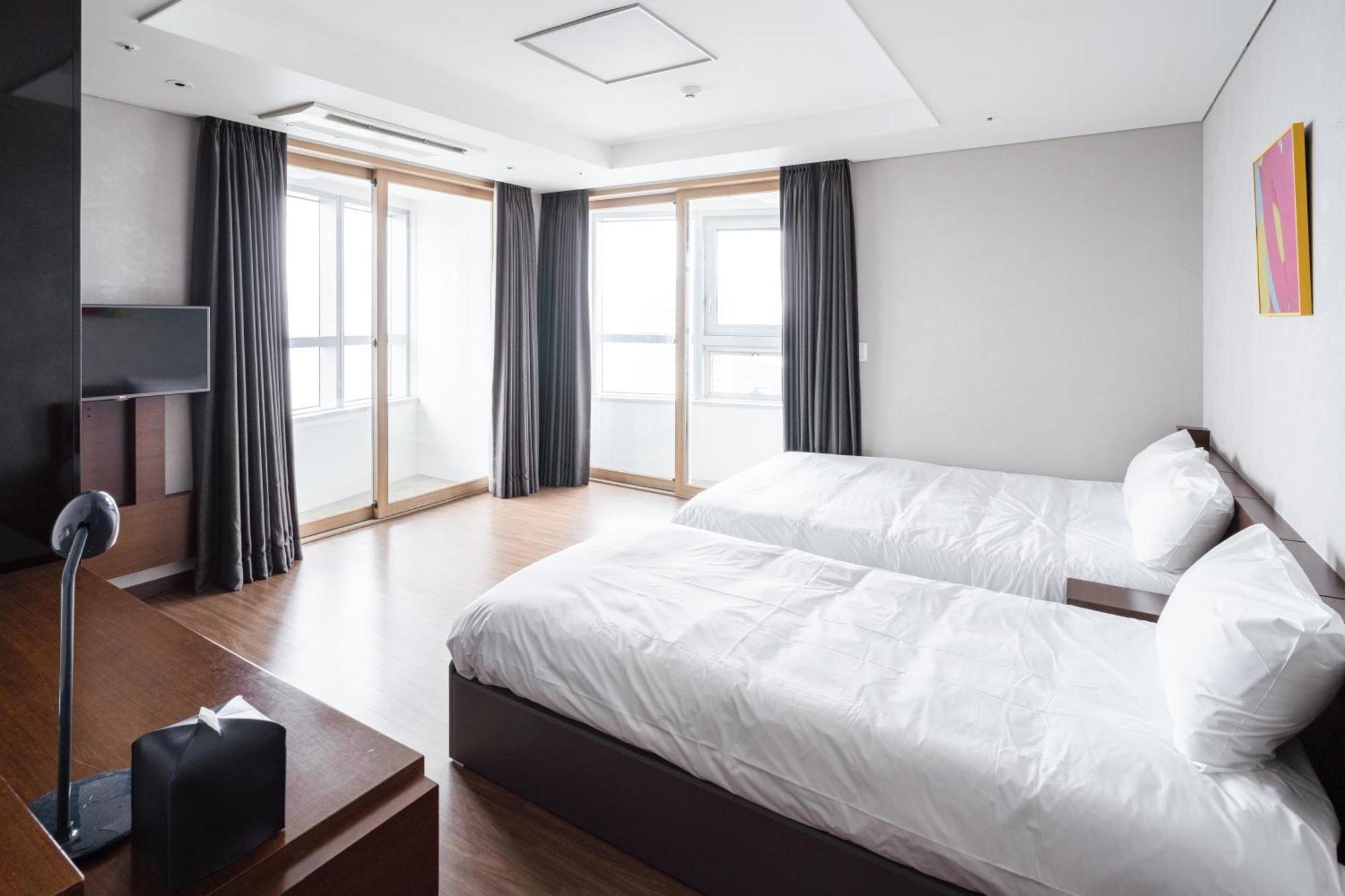 Urbanstay Haeundae Station Busan Exteriör bild