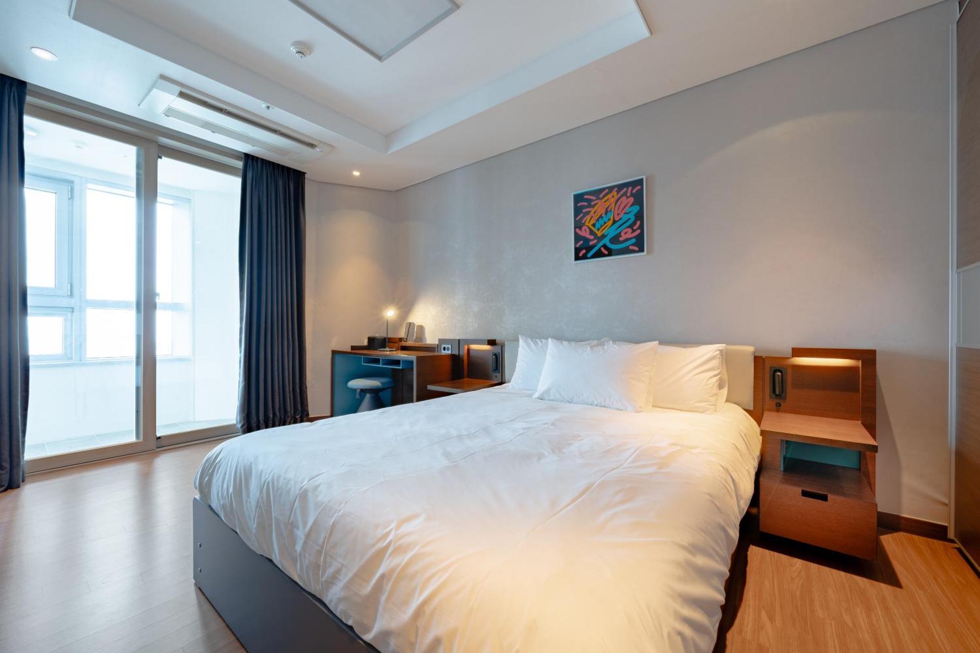 Urbanstay Haeundae Station Busan Exteriör bild