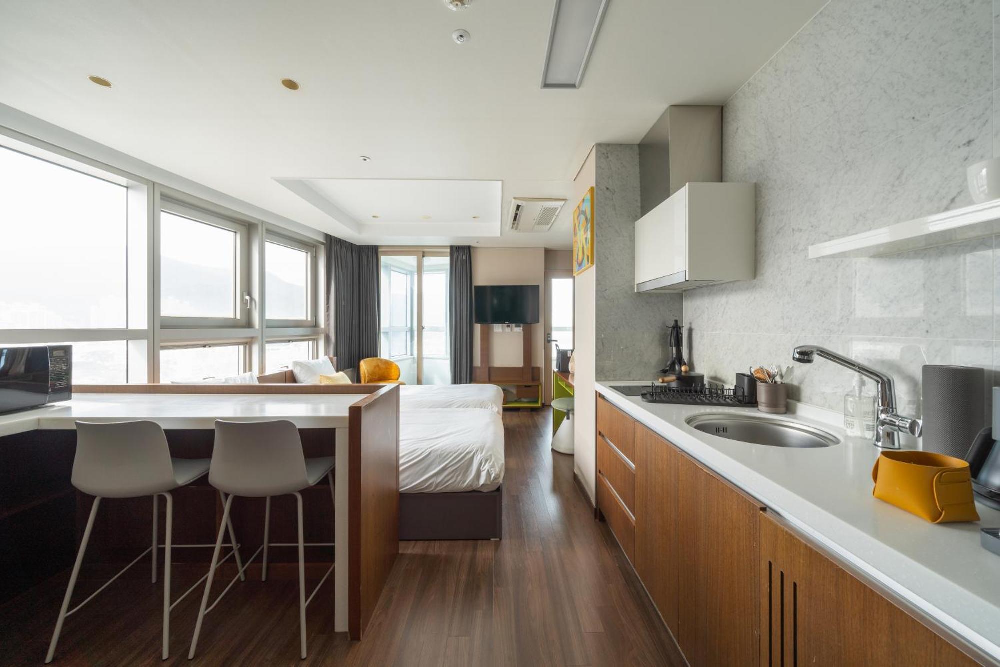 Urbanstay Haeundae Station Busan Exteriör bild
